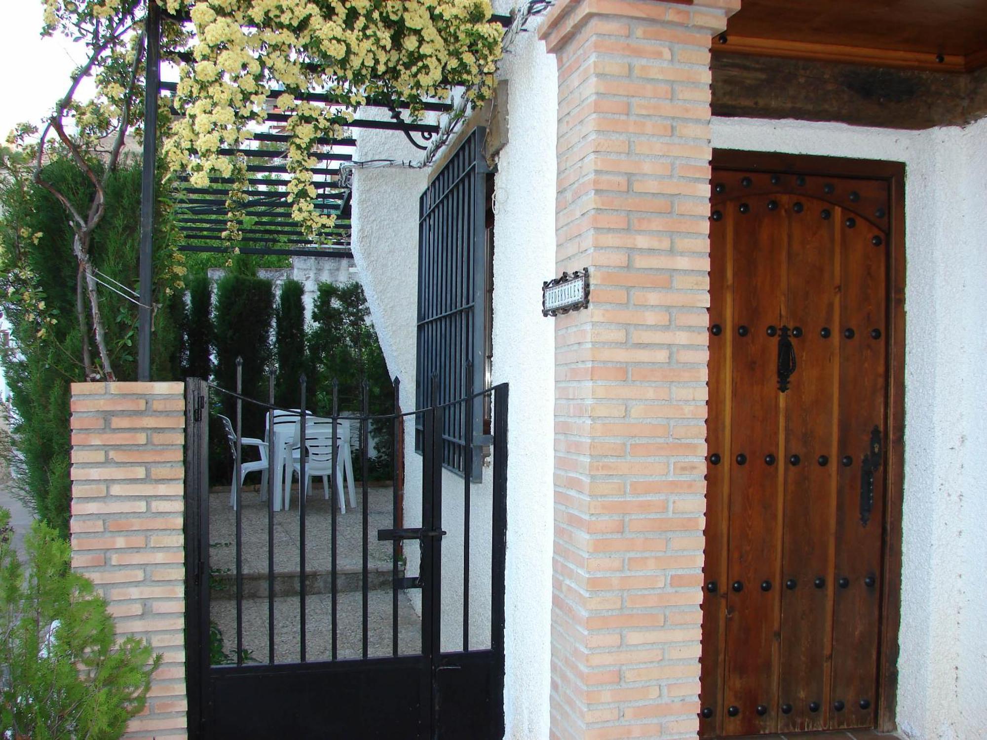 Apartamentos Sierra De Segura Сегура де ла Сиера Екстериор снимка