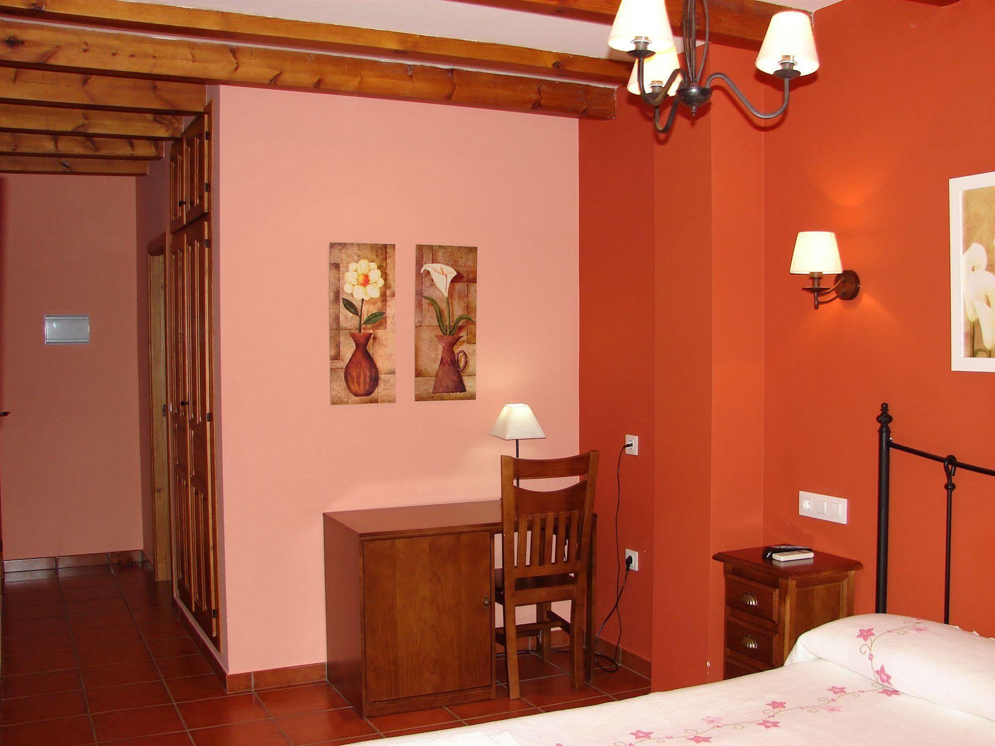 Apartamentos Sierra De Segura Сегура де ла Сиера Екстериор снимка